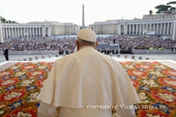 Papež zve na pátek 27. října k modlitbě, postu a pokání za mír